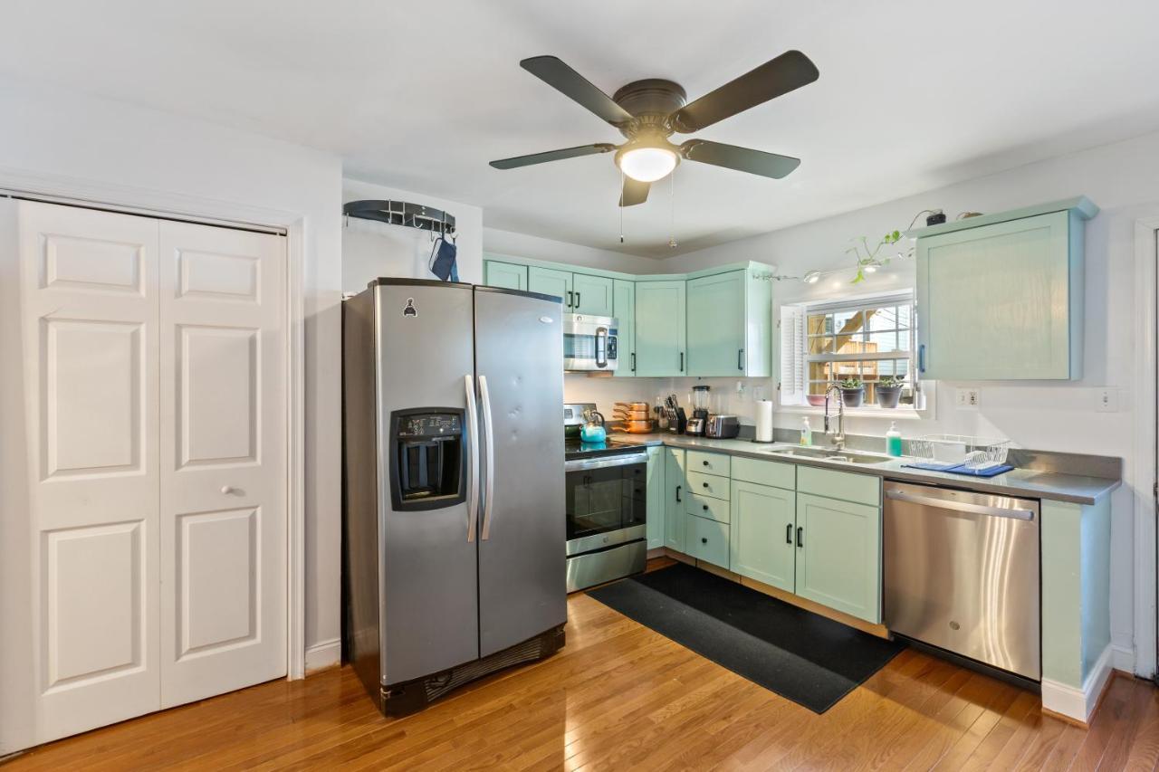 Pristine Townhouse With Rooftop Deck Near Canton! 巴尔的摩 外观 照片